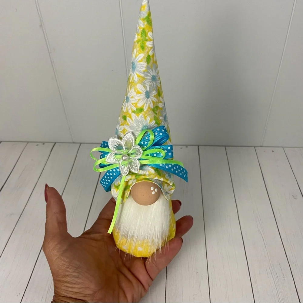 SOLD 🚫 Spring Summer Gnome Daisy Print Yellow Polka Dot Multicolor Bow - Picture 11 of 11